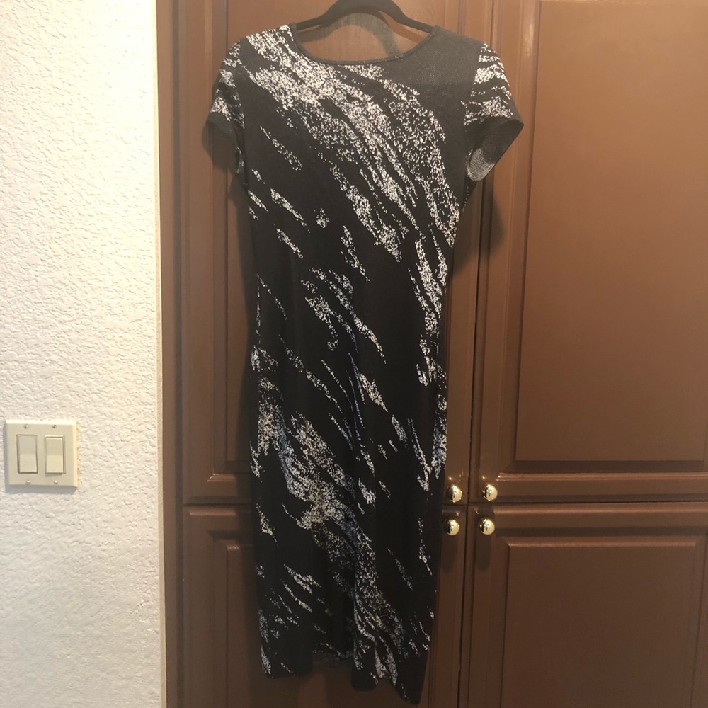 Chic light sweater material dress